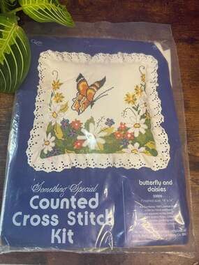 Vintage Something Special Counted Cross Stitch Kit Butterfly&DaisiesPillow14"x14